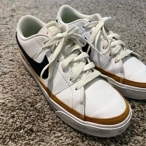 Nike White and Tan Sneakers Classic Skate Style
